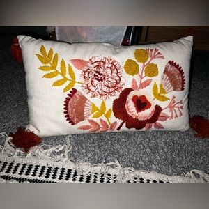 Decorative pillow